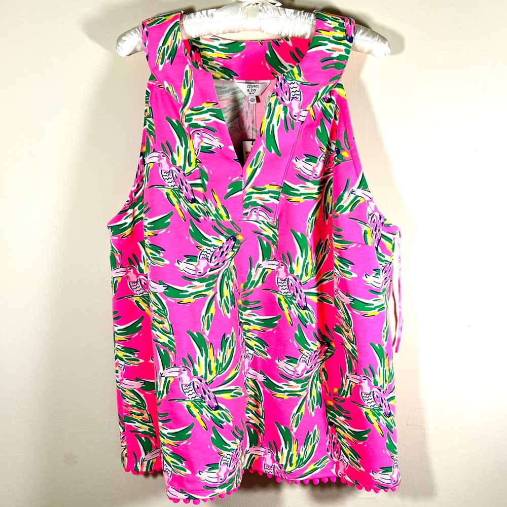 Crown & Ivy curvy 2X Palm Tucan Halter Tank, in excellent used condition USED
